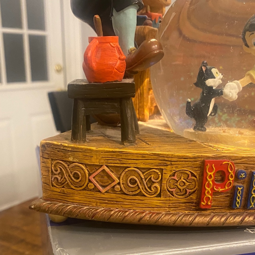 Disney Vintage Ghepettos Workshop Snowglobe with Pinocchio . - Picture 6 of 14